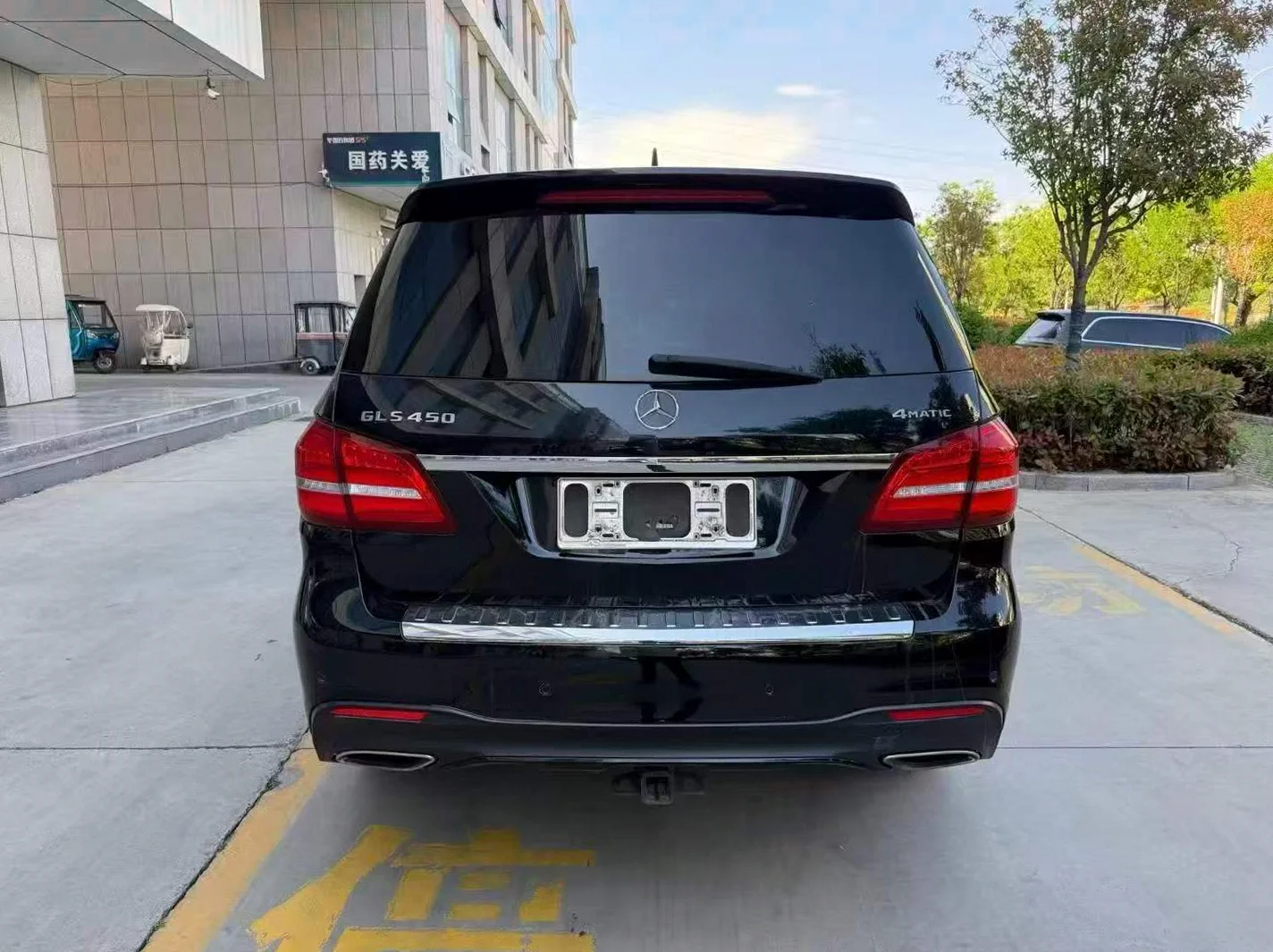 奔驰GLS 后面外观二