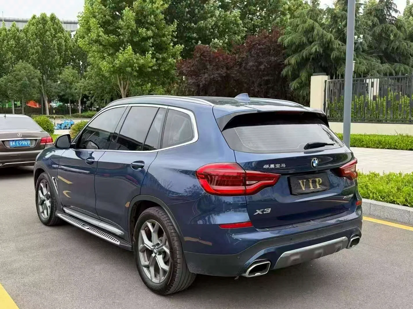 宝马X3 后面外观一