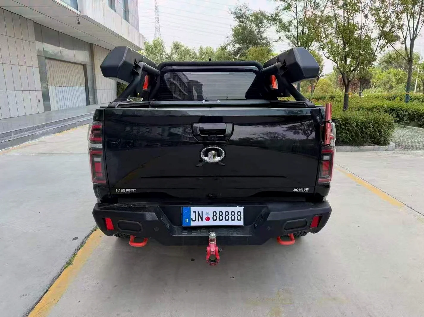 长城汽车300 后面外观二