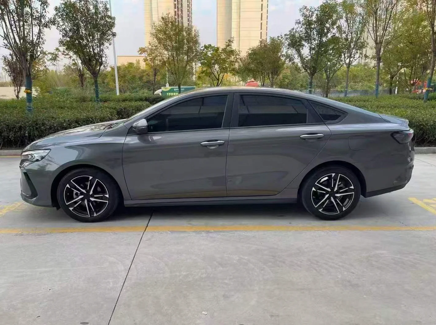 吉利缤瑞 后面外观三