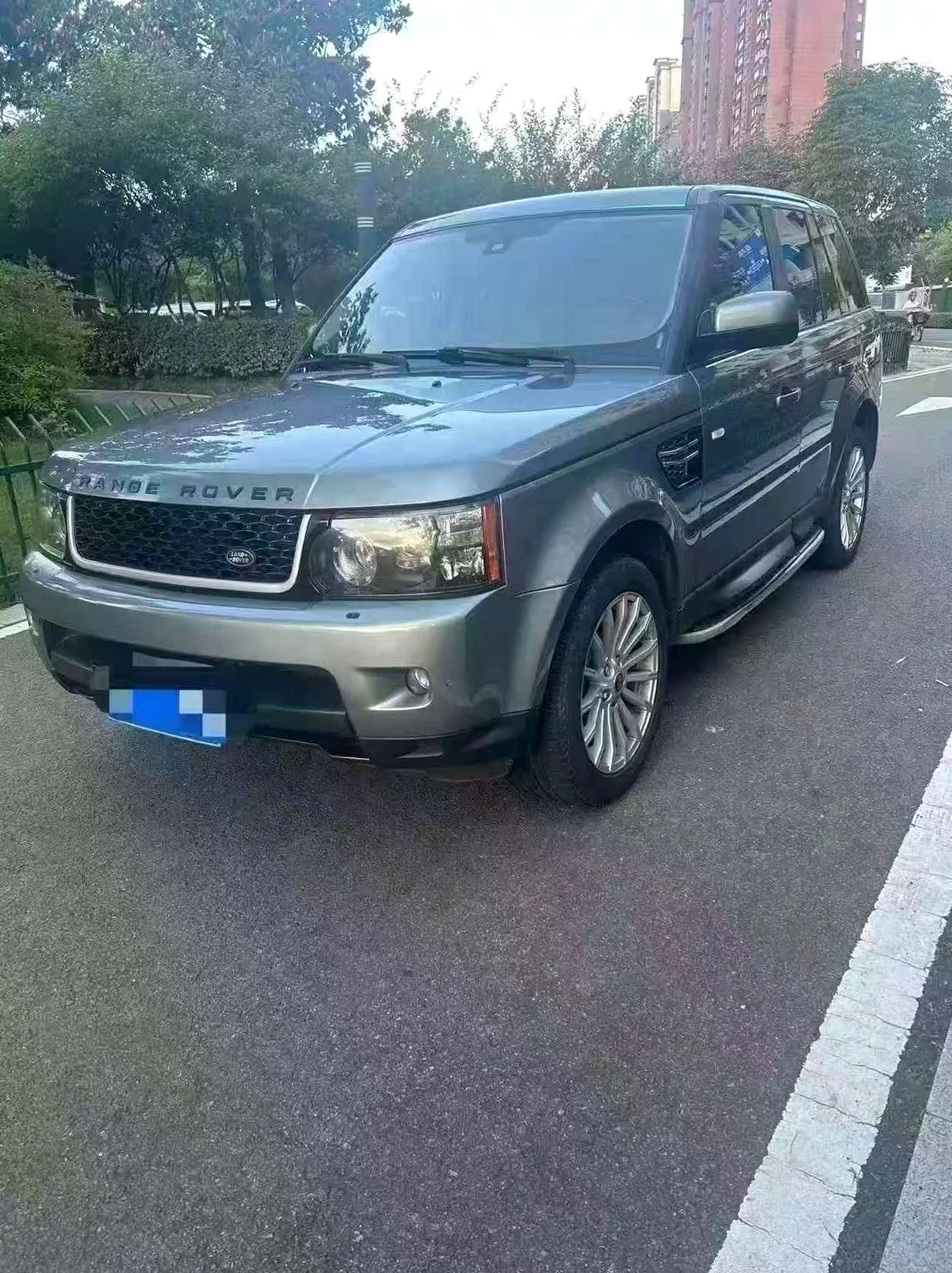 路虎揽胜运动 正面外观二