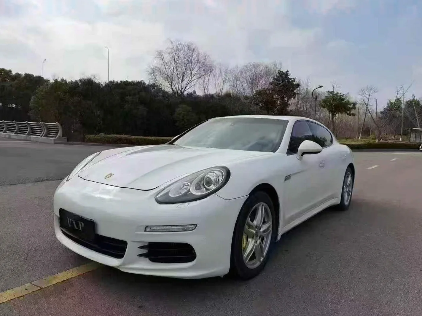 保时捷帕拉梅拉 正面外观二