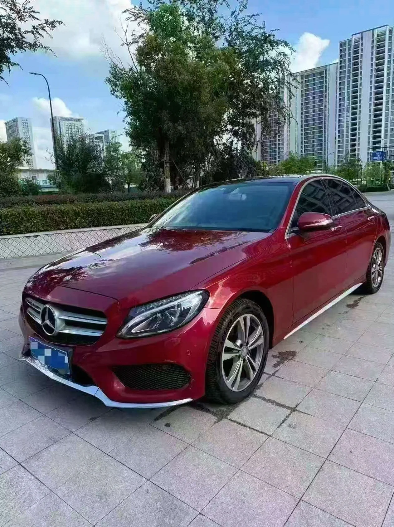 奔驰C 正面外观二
