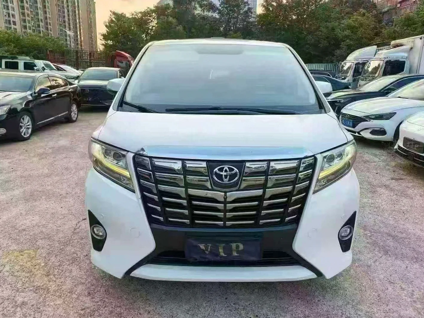 16年丰田埃尔法3.5V6豪华版