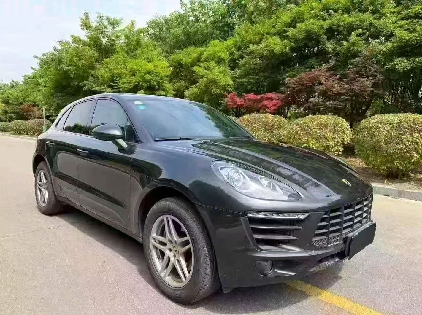 保时捷Macan 正面外观三