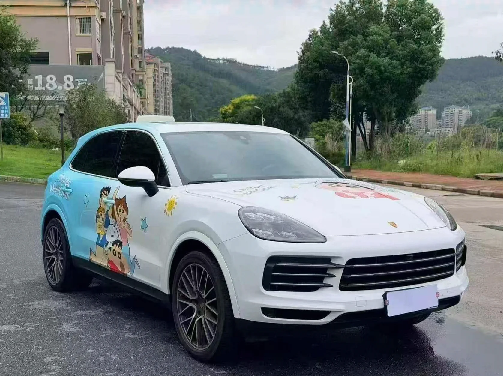 保时捷卡宴 正面外观三