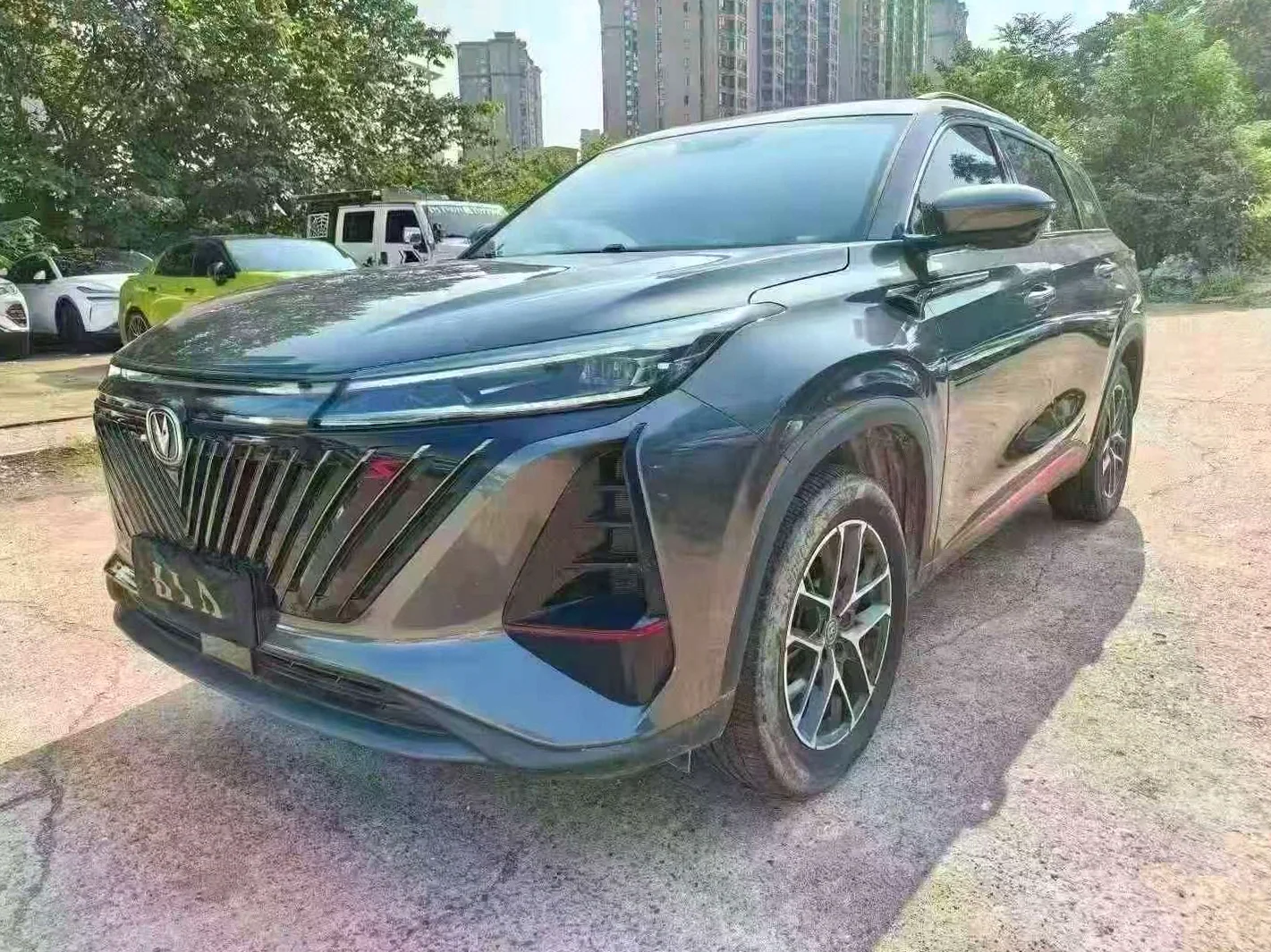 长安汽车CS75 正面外观二