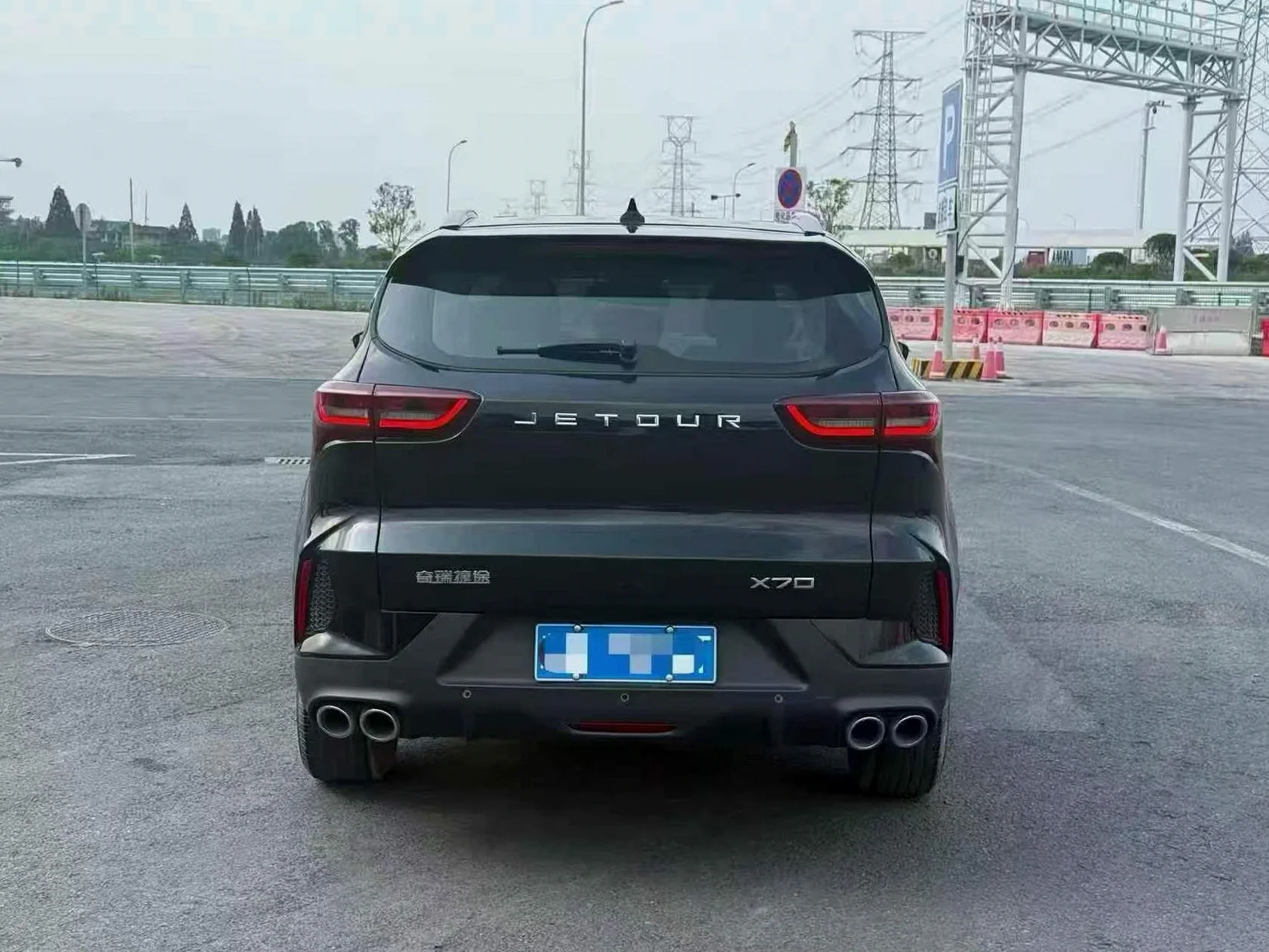 奇瑞X70 驾驶室