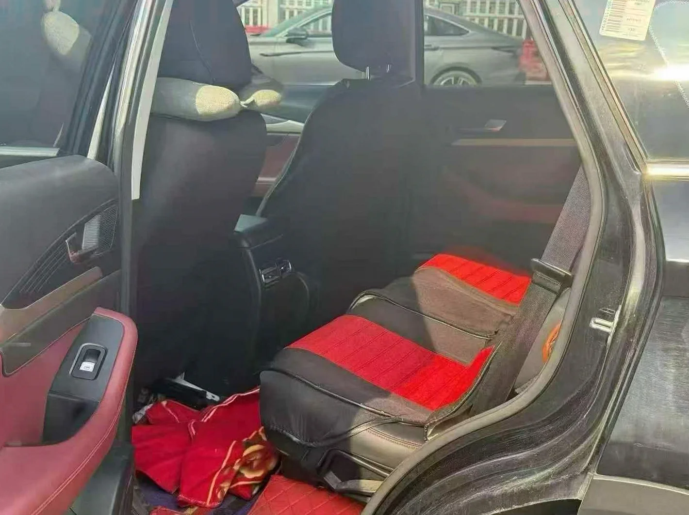 奇瑞X70 后面外观三