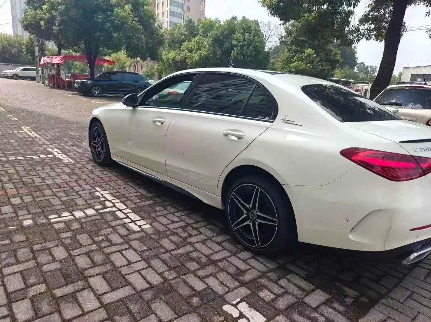 奔驰C 后面外观三