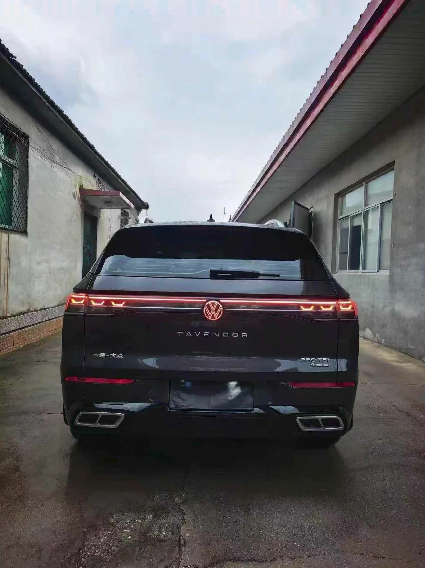 大众揽巡 后面外观三