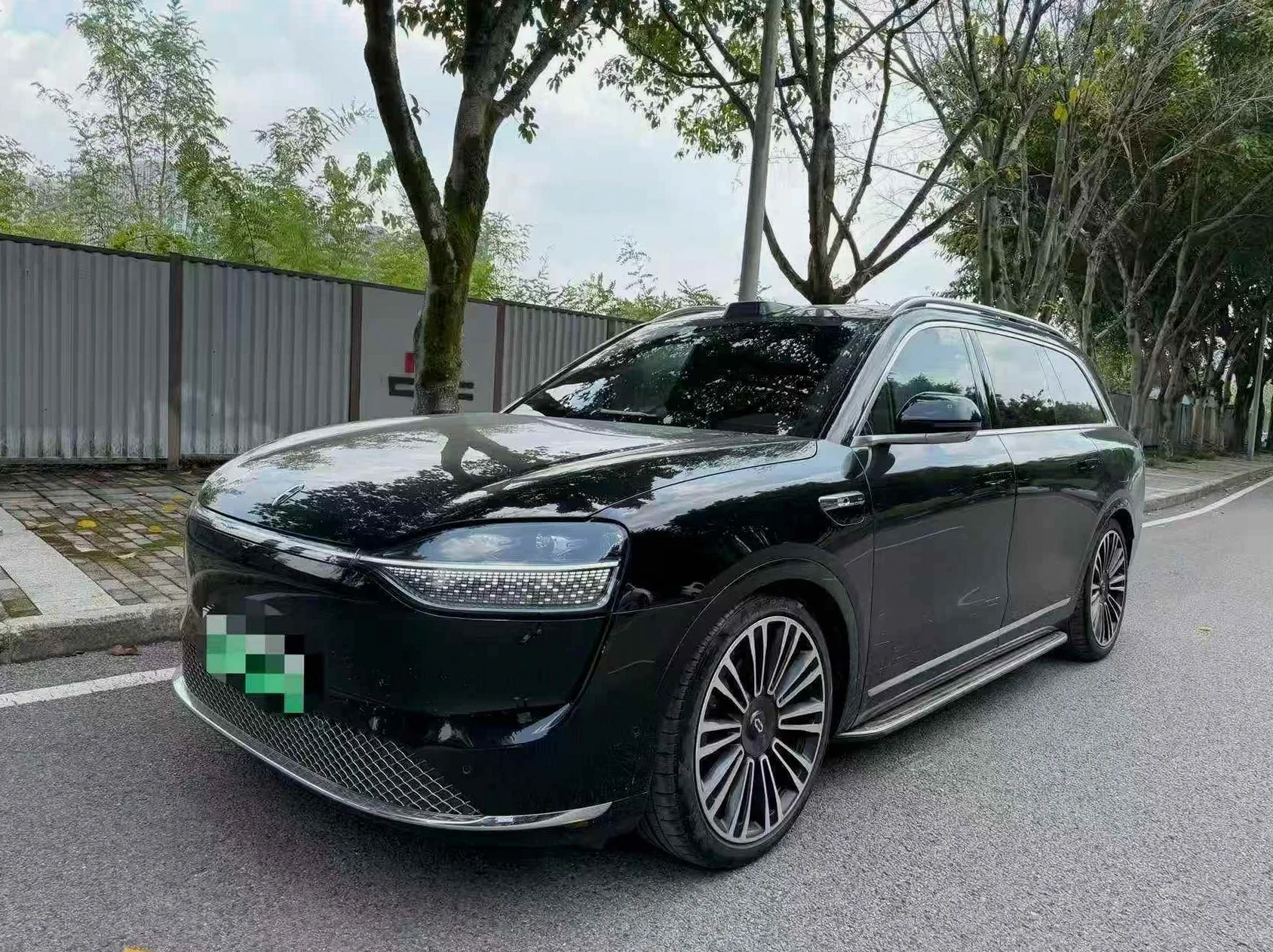 华为智选问界 正面外观三
