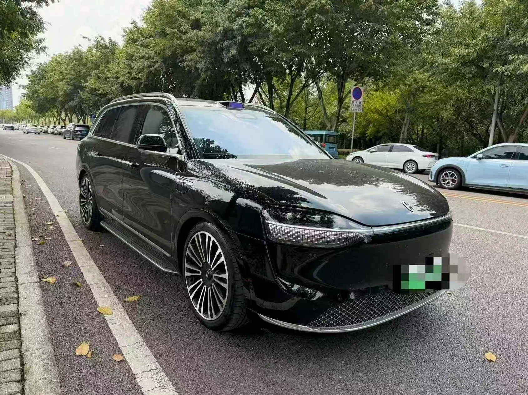 华为智选问界 正面外观二