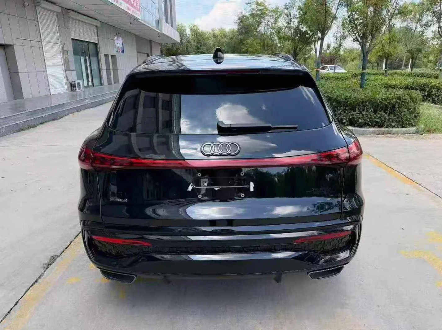 奥迪Q5 后面外观一