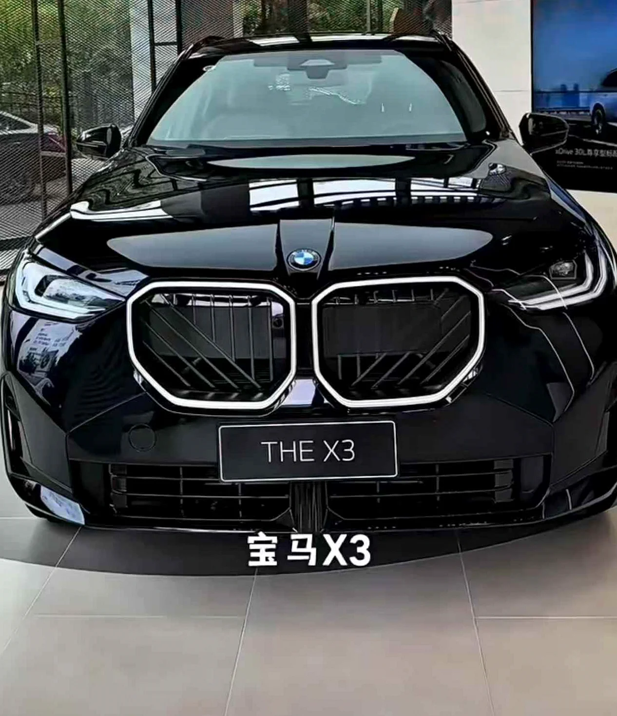 准26年宝马X3 黑红