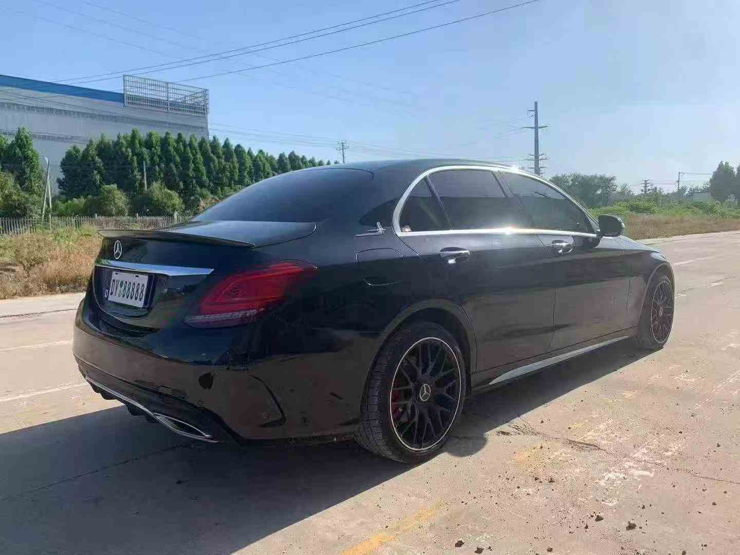 比亚迪宋PLUS 后面外观三