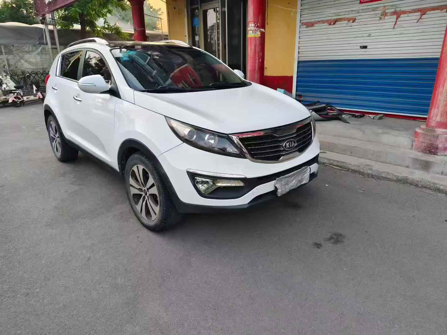 比亚迪宋PLUS 内饰前排