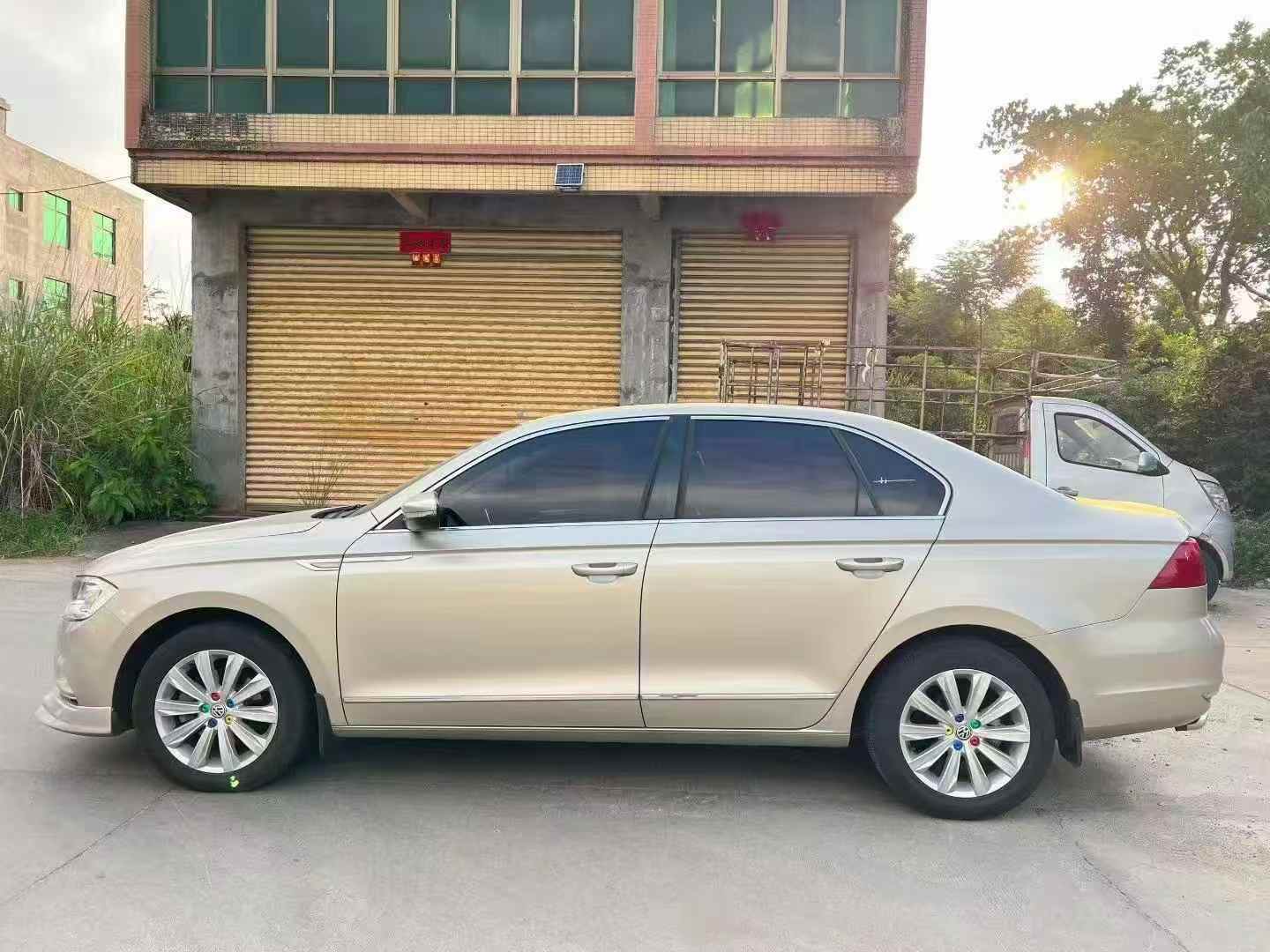 比亚迪宋PLUS 内饰后排