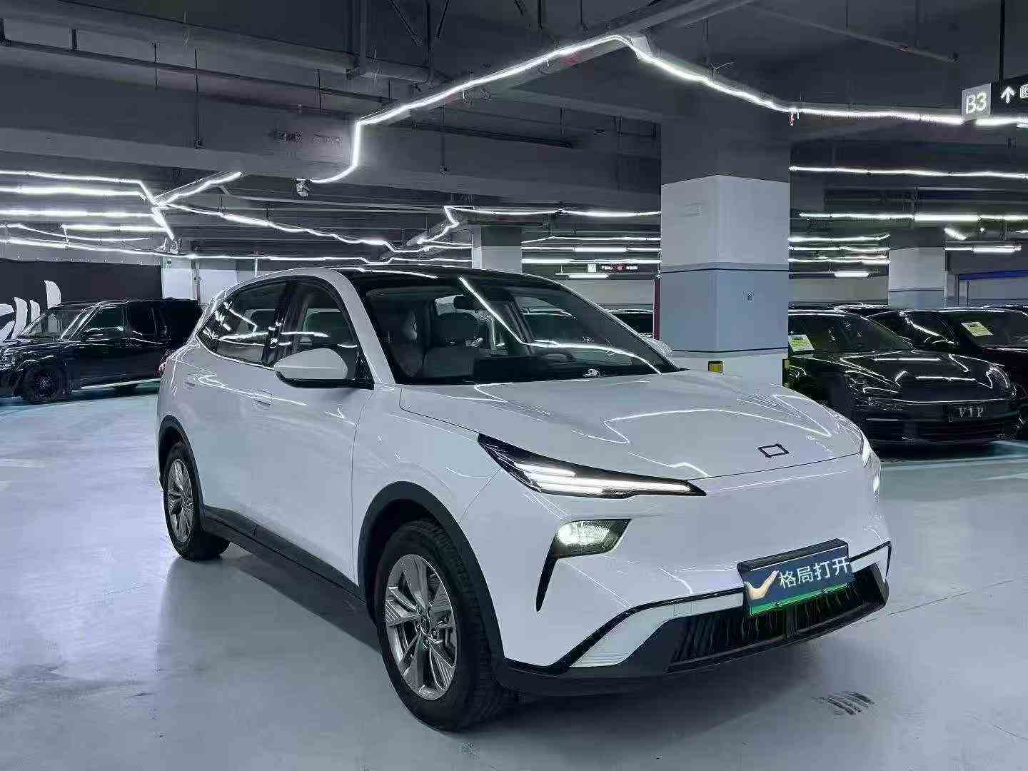 奔腾悦意03 2026款纯电SUV 续航565km 全景天窗 电动座椅